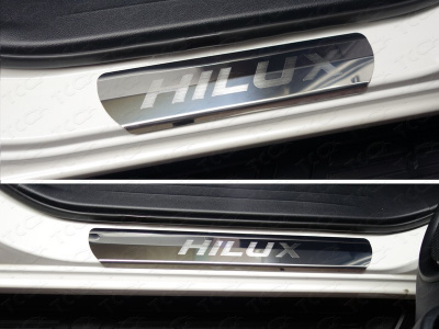Toyota Hilux (15–) Накладки на пороги (лист зеркальный надпись Hilux)
